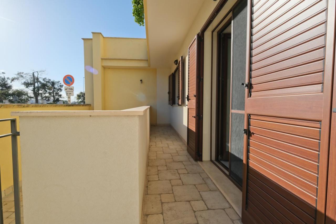 Апартаменти Modern House - 5 Stelle - Posto Auto Privato Бриндізі Екстер'єр фото